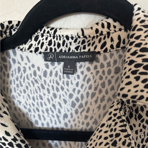 (Adrianna Papell) Monochrome Patterned Blouse - Picture 4 of 7